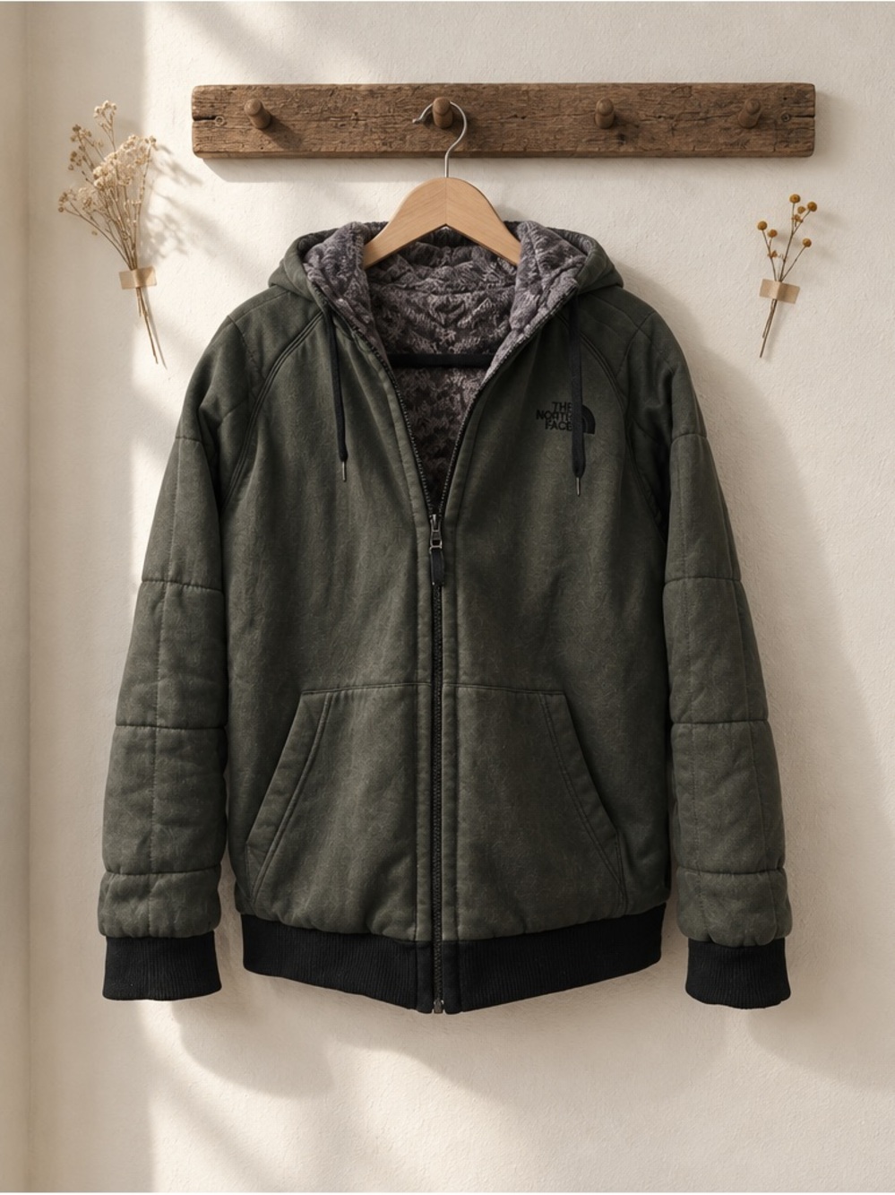 The North Face Men's reversible Olive Hooded Puffer Jacket